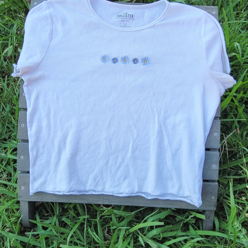 Hollister Baby Tee